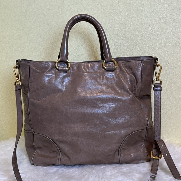 💯 Authentic Prada  Two-way Leather Tote Bag🍀 - Picture 8 of 17
